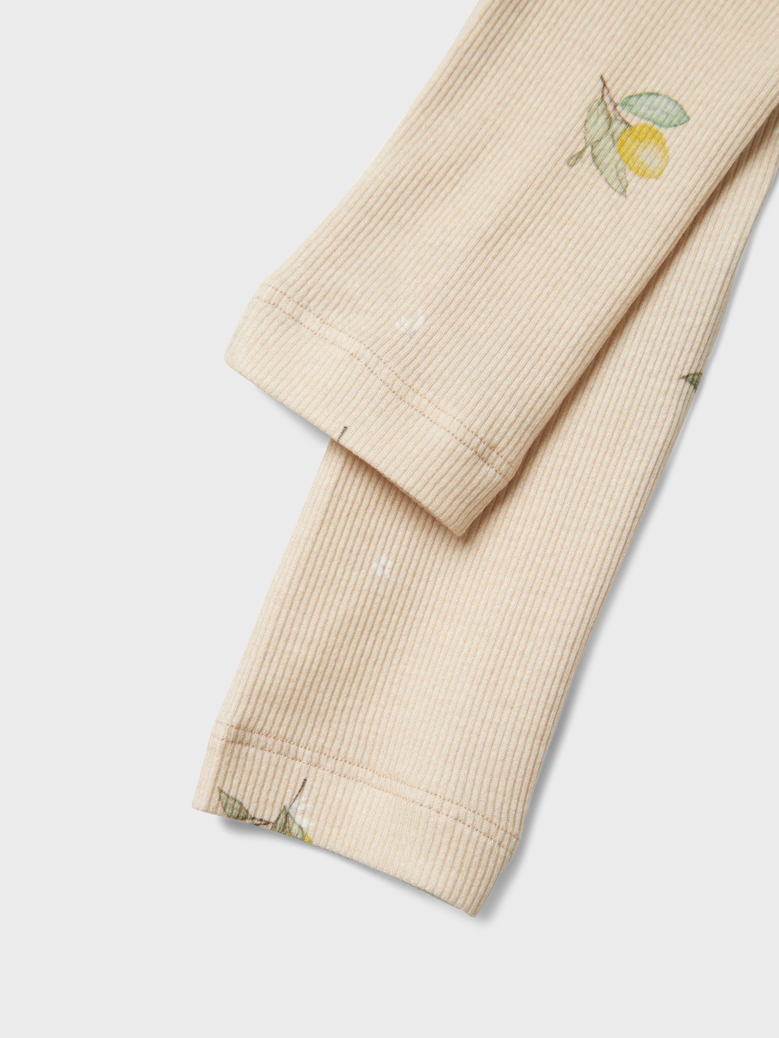 model_shot-front_full